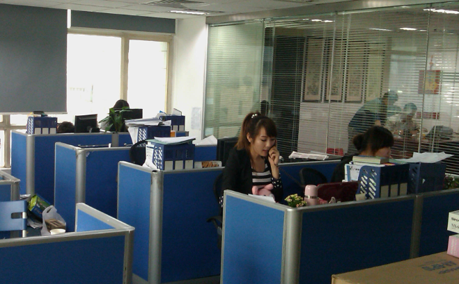 深圳市光明新区实木家具选购指南：材质工艺与适用场景解析